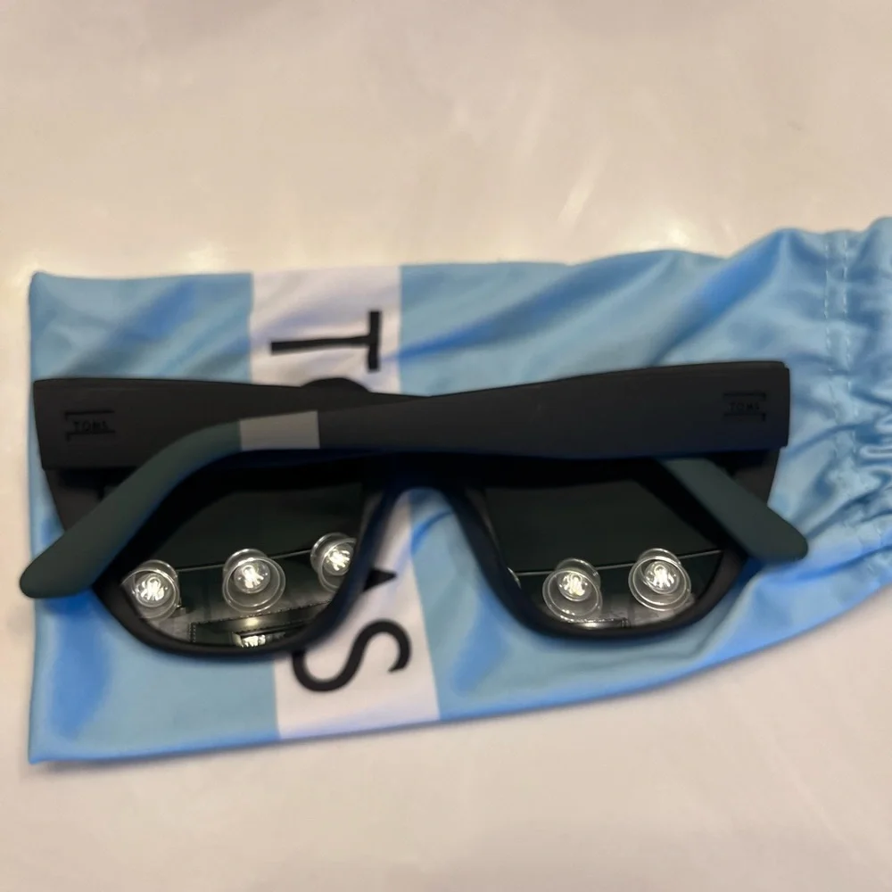 Black TOM’S Sunglasses, women’s, never worn - Picture 2 of 2
